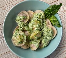 Пельмени с индейкой и шпинатом