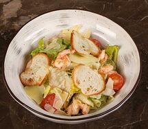 Салат Цезарь с креветками