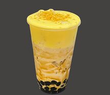 Черный молочный чай с яичным кремом и жареной кокосовой стружкой