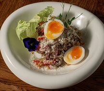 Салат с отварной говядиной