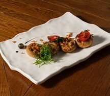 Шампиньоны фаршированные языком