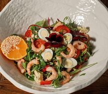 Салат-коктейль с креветкой