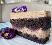 Торт шоколадно-смородиновый