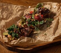 Брускетта с ростбифом