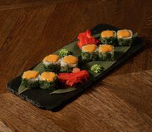 Спайси-роллы с гребешком