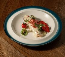 Филе семги под сливочно-икорным соусом