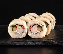 Ролл Калифорния в кунжуте