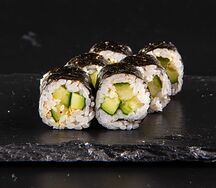 Ролл с огурцом