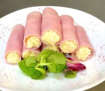 Рулетики из ветчины