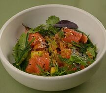 Салат с лососем