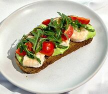 С креветкой и гуакамоле