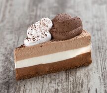 Торт Три шоколада творожный