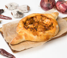 Хачапури по-аджарски с чахохбили