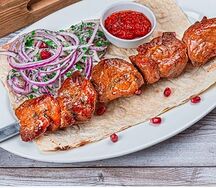 Шашлык из cвинoй шейки