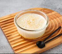 Каша овсяная с медом и арахисом 