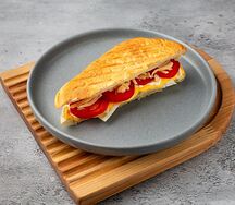 Чиабатта с помидорами и сыром