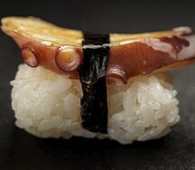 Суши с осьминогом