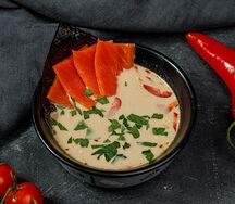 Сливочный суп с лососем