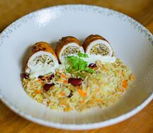 Куриный рулет с сыром и шампиньонами