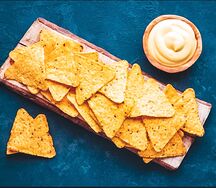 Начос с сырным соусом