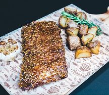 Свиные рёбра под медово-горчичным соусом