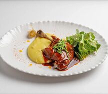 Утиная нога конфи с карамельным имбирем