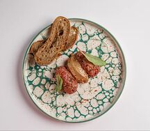 Тар -Тар с говядиной и ферментированным чесноком