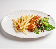 Куриный шницель с картофелем фри