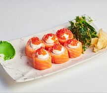 Ролл Омо с лососем