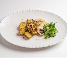 Дорадо с мини- картофелем и вешенками