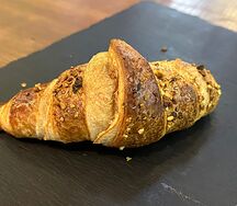 Круассан шоколадный с фундуком