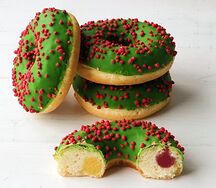 Донат с лимонной и малиновой начинкой
