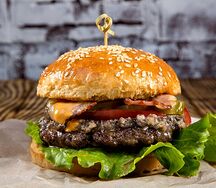 Бургер с бараниной