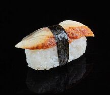 Суши с угрем
