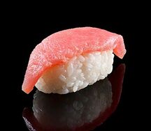 Суши с тунцом