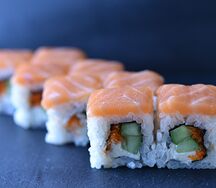 Холодный ролл Нежный с лососем