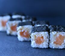 Ролл острый с лососем