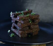 Чесночные гренки с соусом тартар