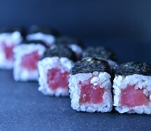 Ролл острый тунец