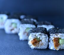 Ролл острый угорь