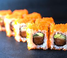 Холодный ролл Калифорния с лососем