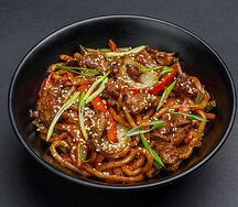 Wok лапша с говядиной в перечном соусе