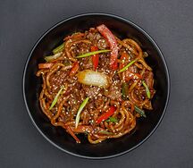 Wok лапша с говядиной