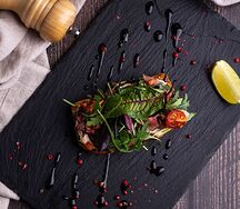 Брускетта с ростбифом