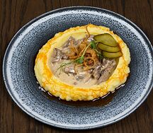 Бефстроганов с картофельным пюре