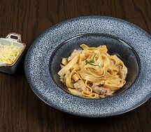 Феттуччине с курицей и грибами