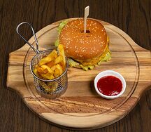 Бургер с куриной котлетой