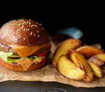 Бургер Мраморный с картофелем
