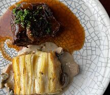 Томленые говяжьи щёчки