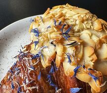 Круассан миндальный